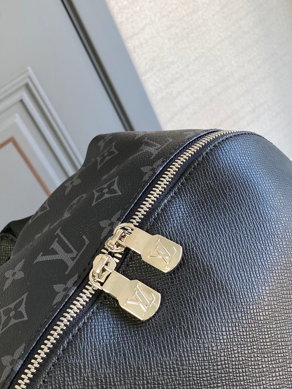 DISCOVERY BACKPACK 40 IN BLACK MONOGRAM CANVAS