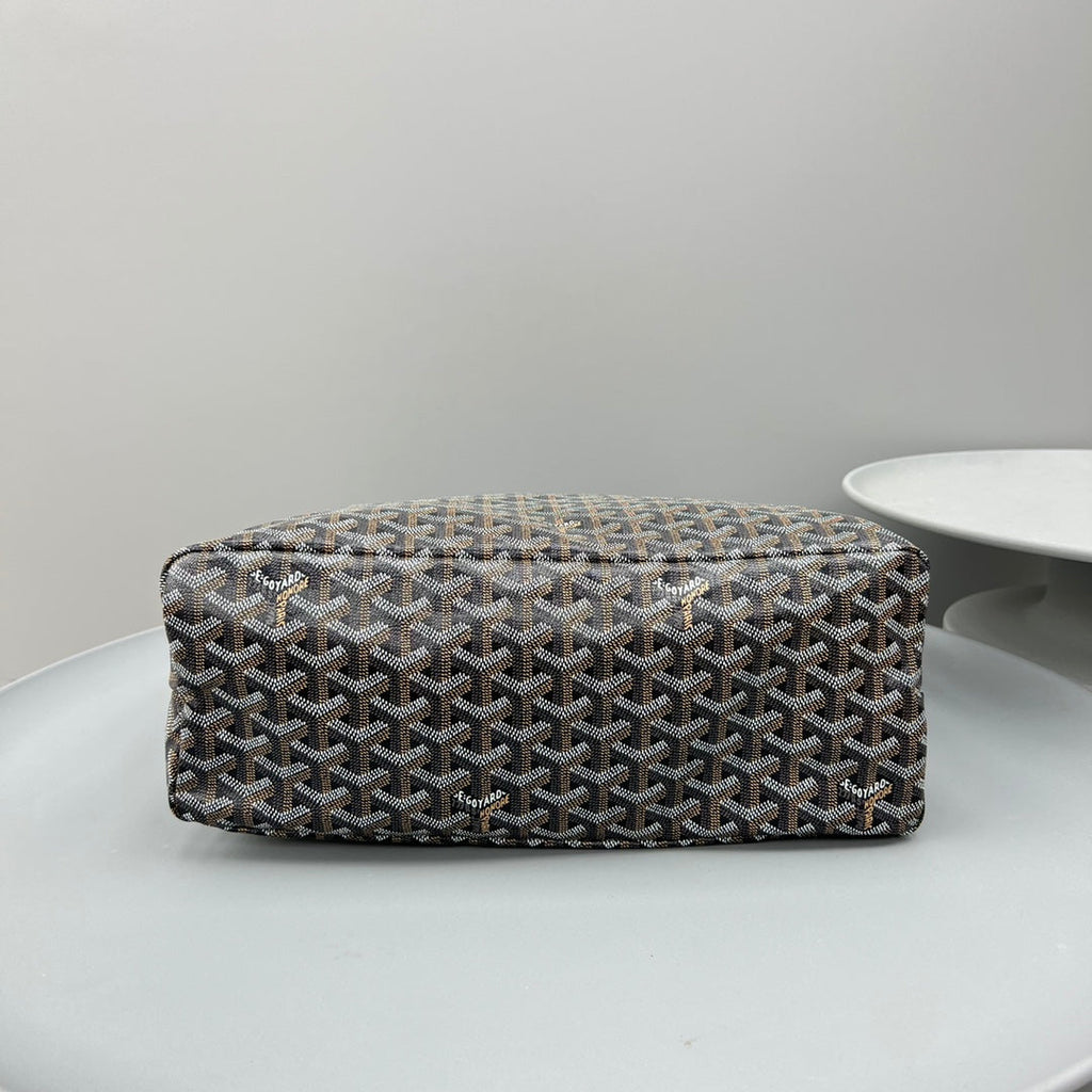 HOBO BOHÈME 34 IN BLACK GOYARDINE CANVAS AND CALFSKIN