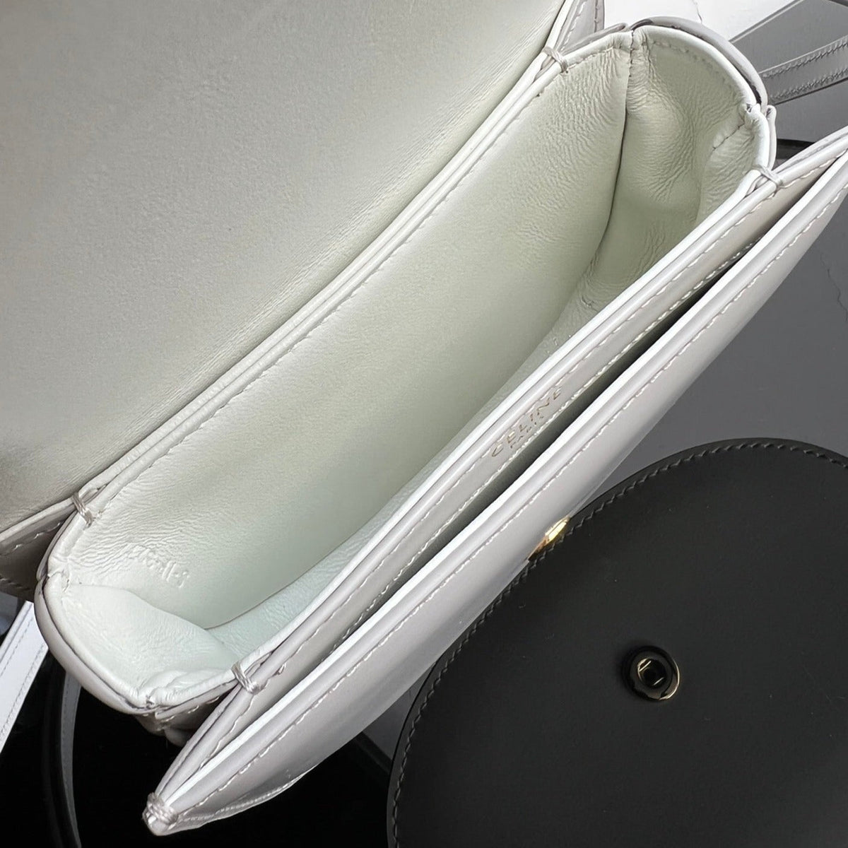 TRIOMPHE SHINY CALFSKIN HANDBAG 18 WHITE