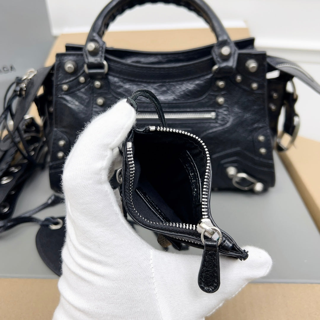 NEO CAGOLE 26 IN BLACK LAMBSKIN