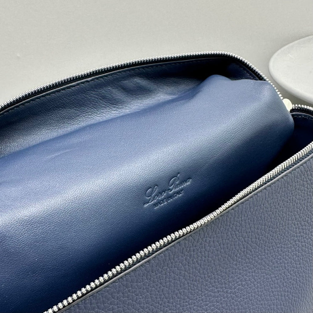 Extra Pocket Backpack 23 Navy Cowhide Shw