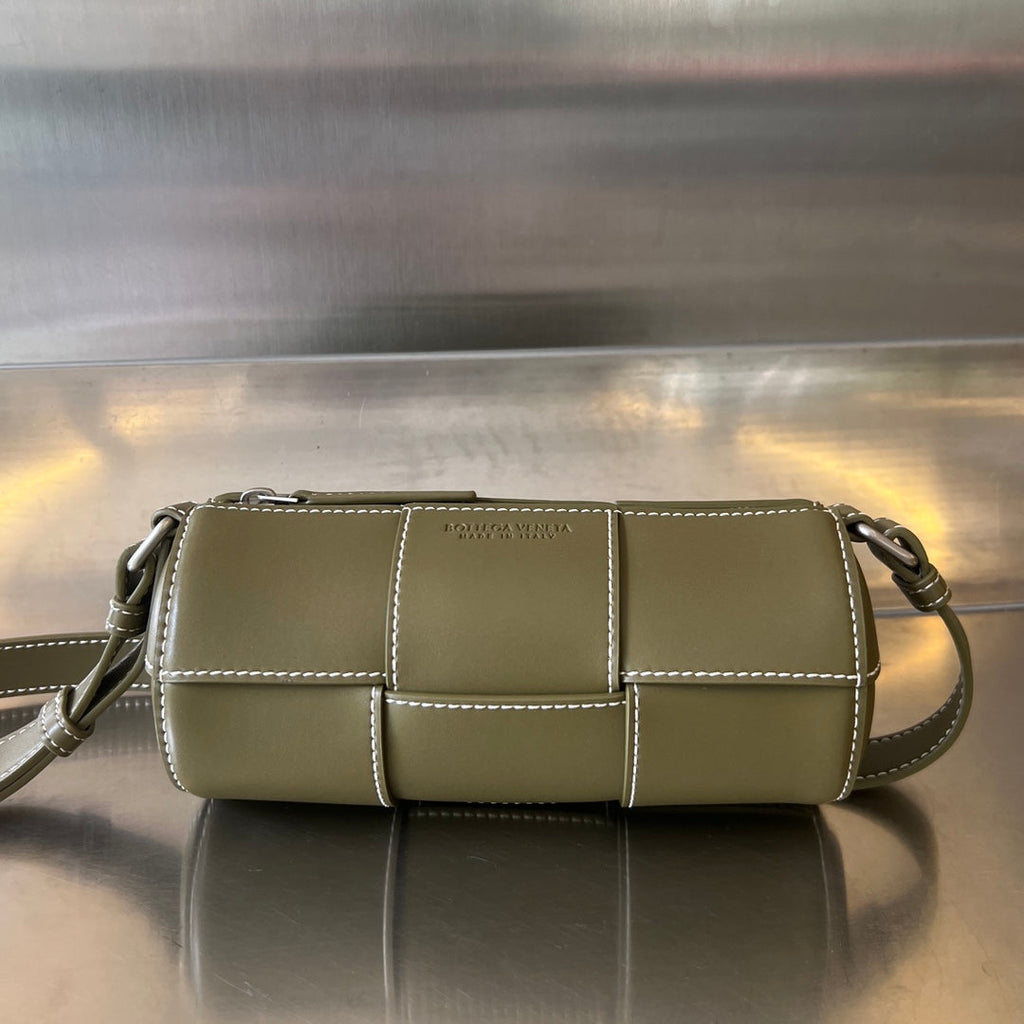 SMALL CYLINDER CASSETTE 21 IN TOBACCO BROWN CALFSKIN