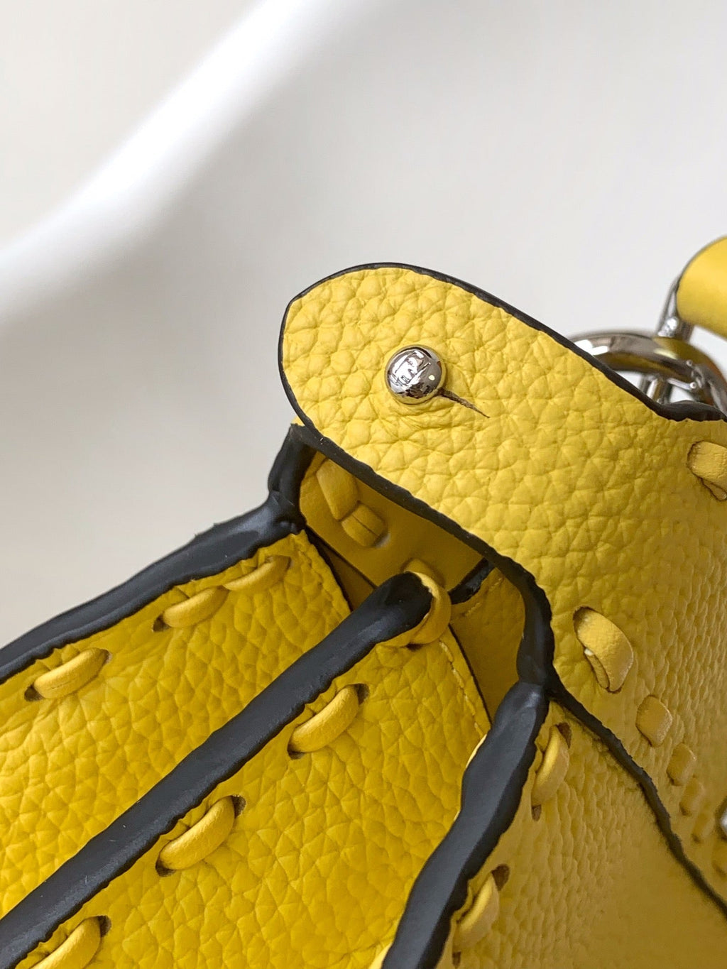 Peekaboo ISeeU Petite 20 Bag Yellow Leather Shw