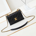 PEARL ATTACHED FLAP BAG 19 IN BLACK QUILTED LAMBSKIN GOLD HARDWARE