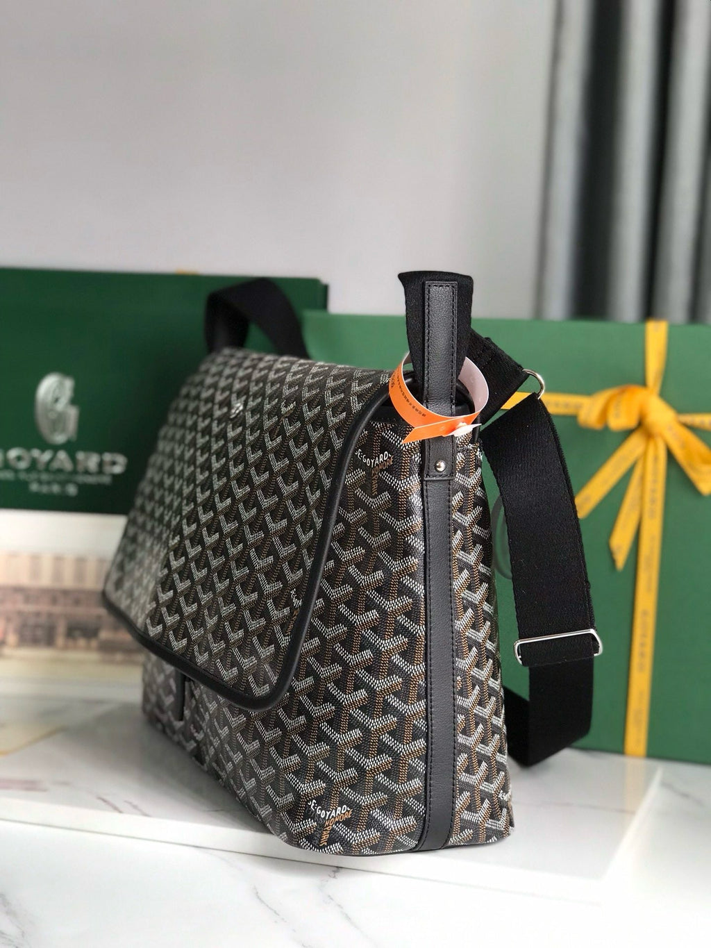 GOY Messenger Bag 35x26x7.5cm
