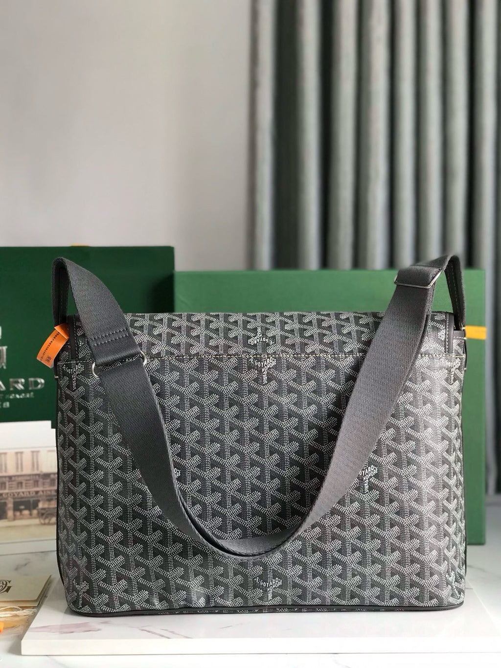 GOY Messenger Bag 35x26x7.5cm