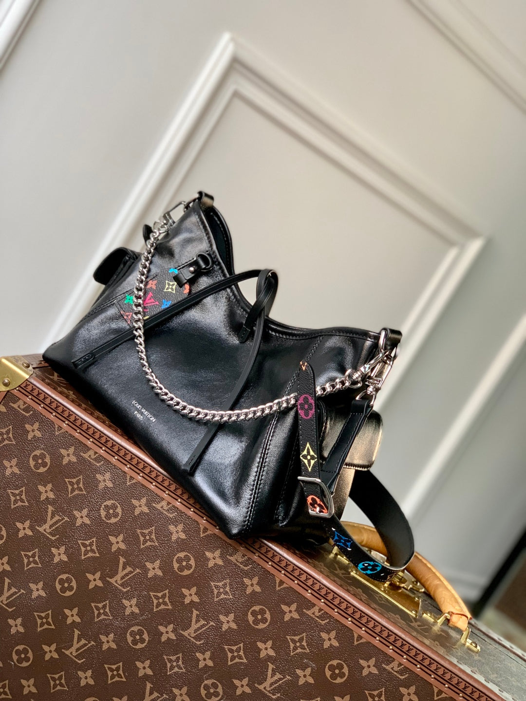CARRYALL CARGO VIBE PM 33.5 IN BLACK LAMBSKIN COLORFUL MONOGRAM TAG