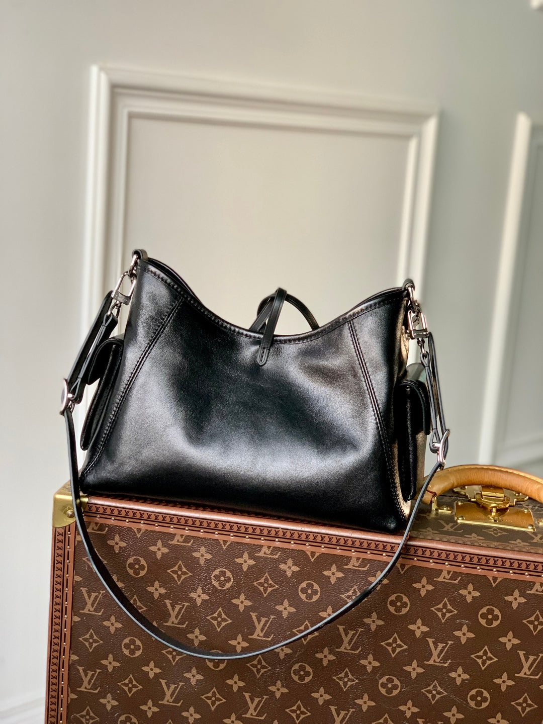 CARRYALL CARGO VIBE PM 33.5 IN BLACK LAMBSKIN COLORFUL MONOGRAM TAG