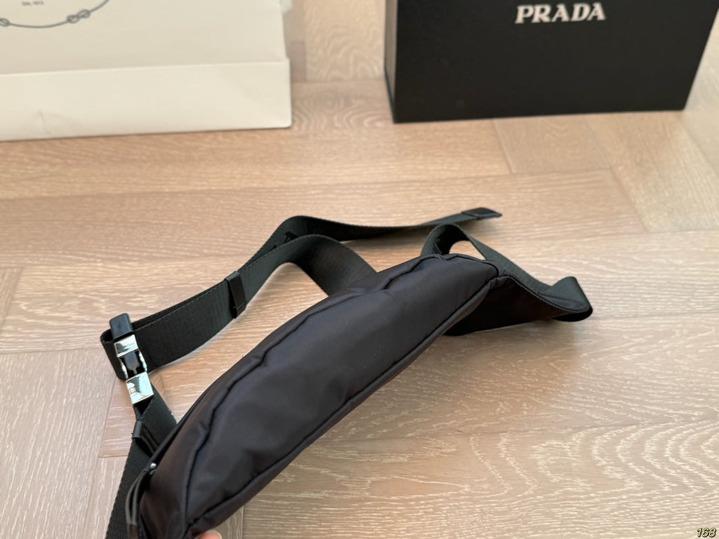 MINI BELT BAG 23 IN BLACK RE-NYLON ADJUSTABLE STRAP
