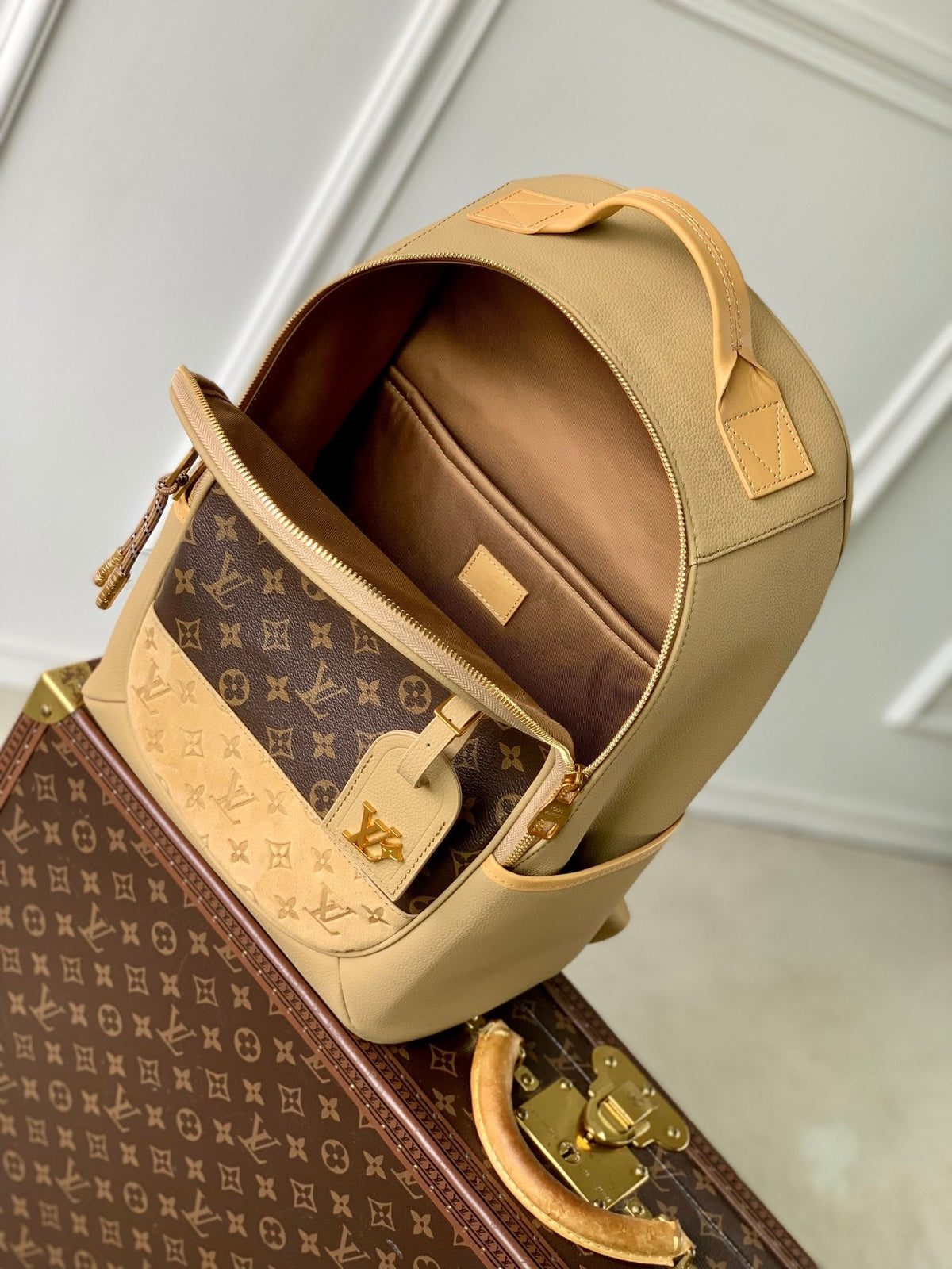 OUTDOOR BACKPACK 44 IN BEIGE CALFSKIN AND BROWN MONOGRAM CANVAS