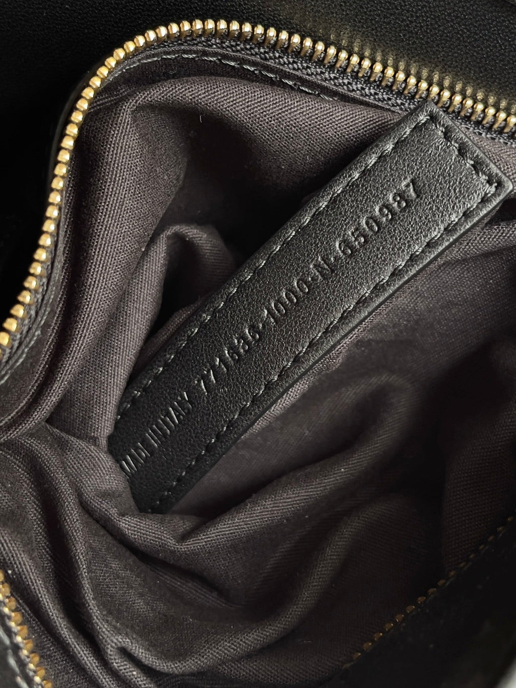 GOLD LOCKER SHOULDER BAG 62 IN BLACK CALFSKIN
