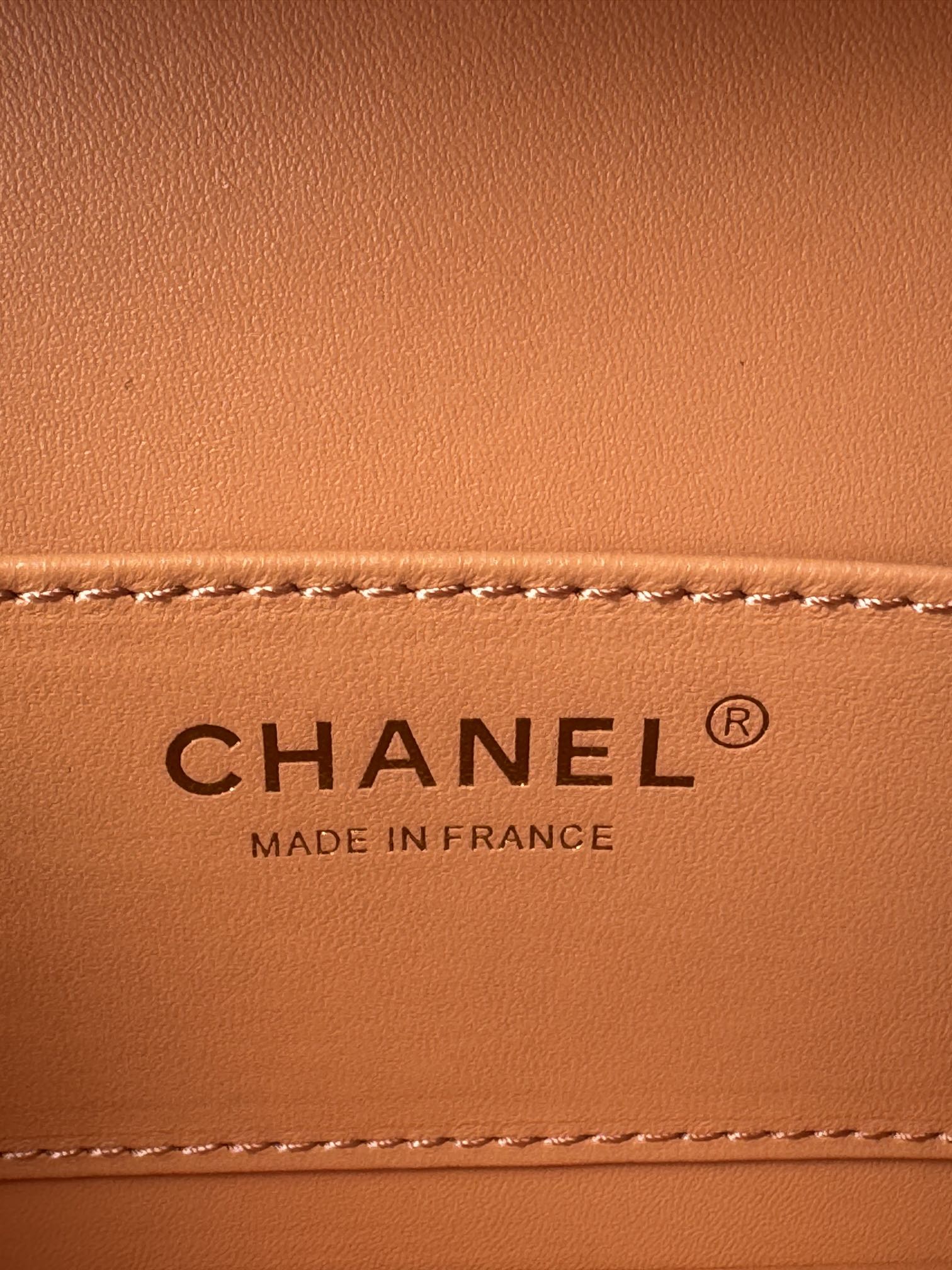 SMALL BOX BAG 18 IN CARROT LAMBSKIN GOLD HARDWARE