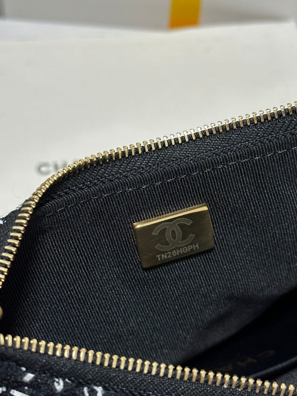 HOBO BAG 23 IN BLACK MIX WHITE TWEED GOLD HARDWARE